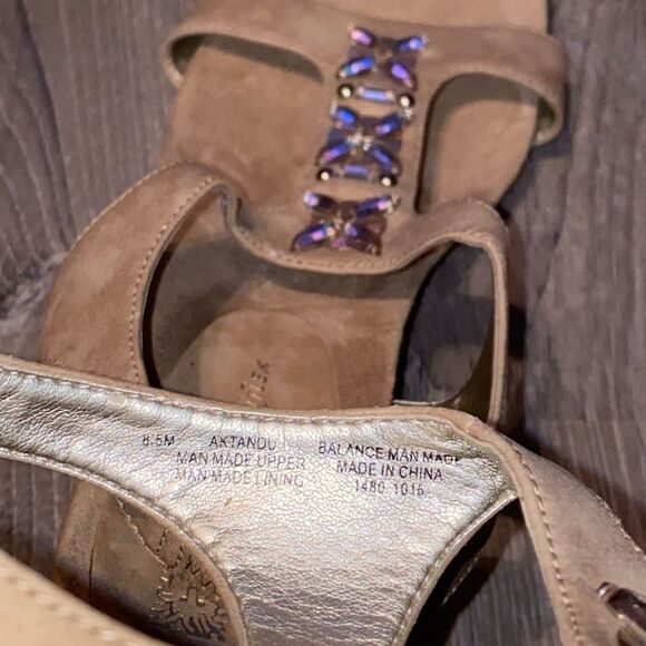 Anne Klein IFlex women's sz 8.5M bedazzled comfy shoes with small heel. - Picture 6 of 9